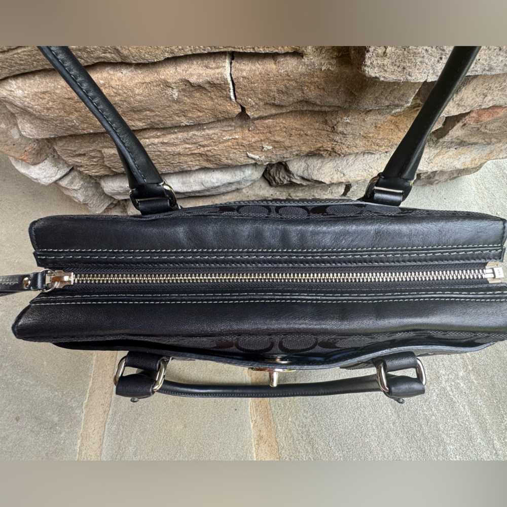 💫Coach Black Satchel Bag with Structured Design💫 - Picture 3 of 7